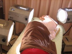 足の痛み・しびれの治療：光線療法.JPG